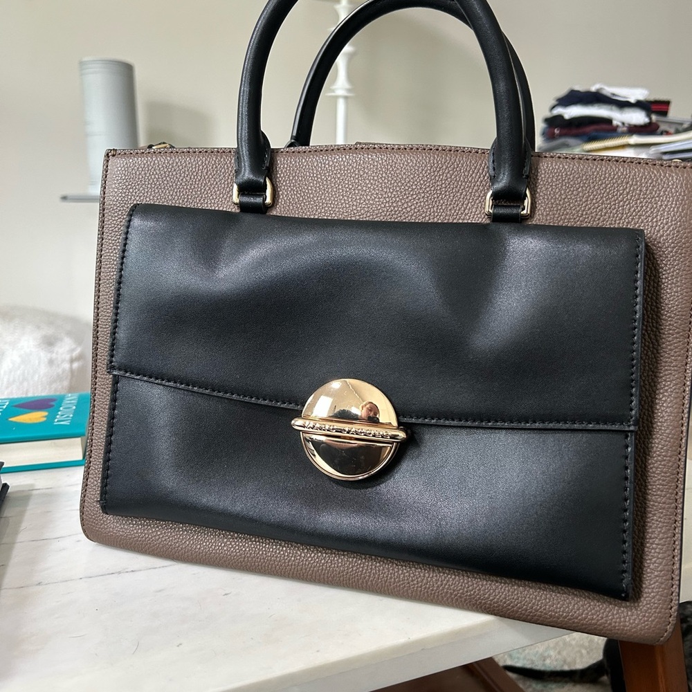 Marc Jacobs Elegant Black and Brown Handbag